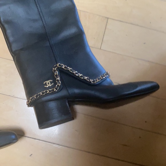 Chanel black leather knee high boots 39,5 g chain - Picture 12 of 16